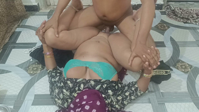 Bhabhi UP: Hadi, acele edin! Üvey erkek kardeşin gerçekten kendi tatlı zamanını alıyor,...