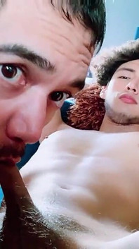 Este Jovencito Tiene Un Cuerpo Delicioso Y La Verga Que Sabe a Dioses!