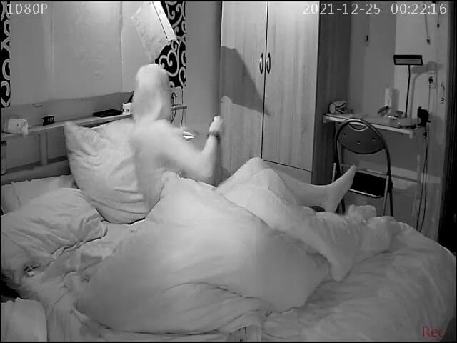 KittieNoOne: 直播捕捉到妻子的母体