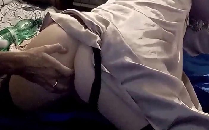 Sexy O2: 2069 - yakın çekim - Fransız amatör, saten siyah külot, siyah korse, kahverengi...