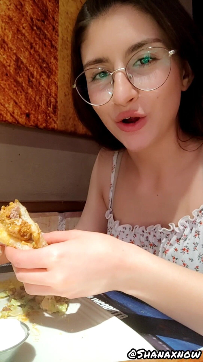 Shanaxnow: Keseronokan Makan