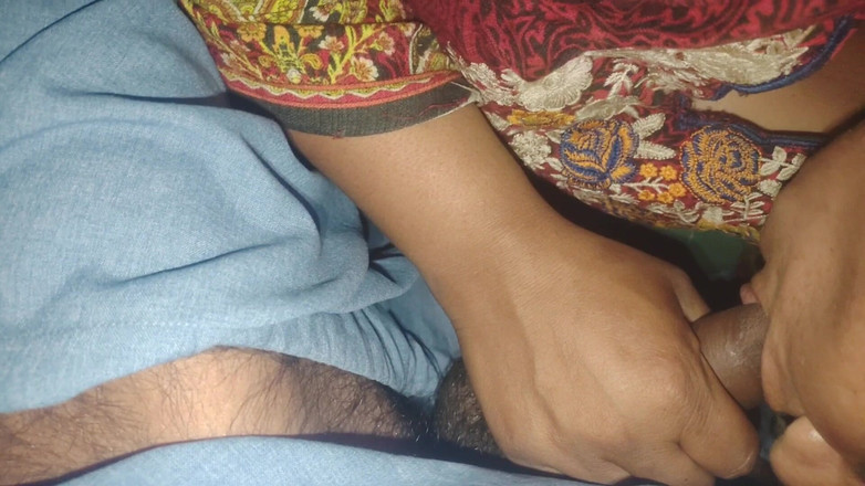 Meera Vishali: Mi padrastro tiene una polla enorme, quiero esto dentro de...