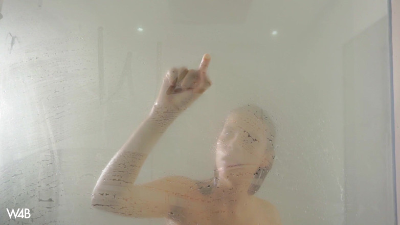 Watch4beauty: Hot Shower