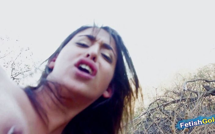 Fetish Gold: Sladká arabská teenagerka dostane úžasné šukání kundičky venku