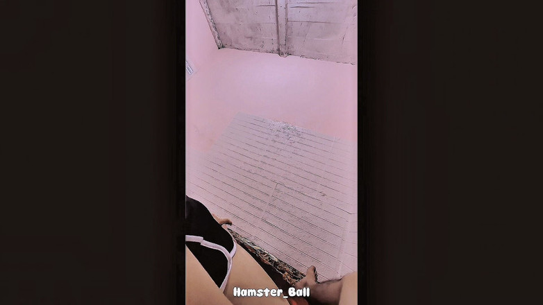Hamster_Ball: 잠자는 동안 방에서 배다른 여동생 핸잡을 하는 POV