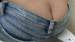 Naughty Black Girls: Sierra King хочет сделать свой путь с межрасовым и дает ее киску для шпил