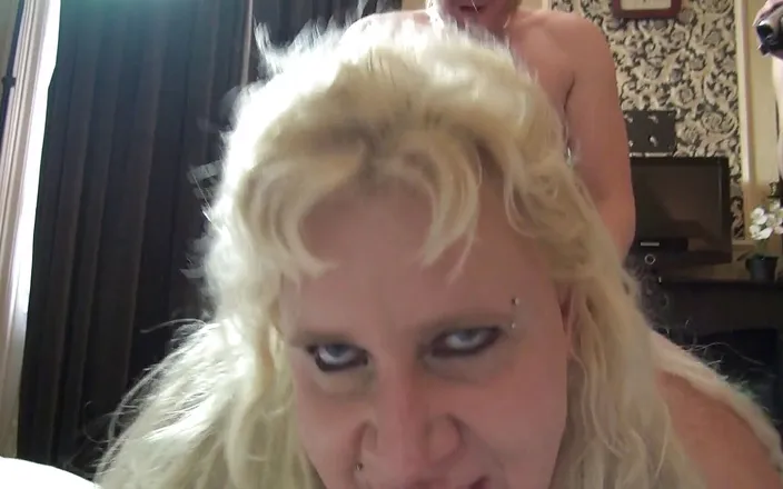 Melody Pleasure: Jewel Xl Her First Mini Gangbang