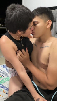Estoy Enfermo Y Mi Culona Latina Hermanstra Sabe Muy Bien Como Ayudarme, Me Deja Meterle Mi Enorme Y Rico Pene.