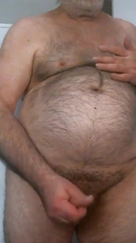 Antrenorul Karl își filmează încărcătura de spermă pe cameră în direct