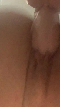 Trying 10 in Dildo Before My Guests Notice I’m Gone