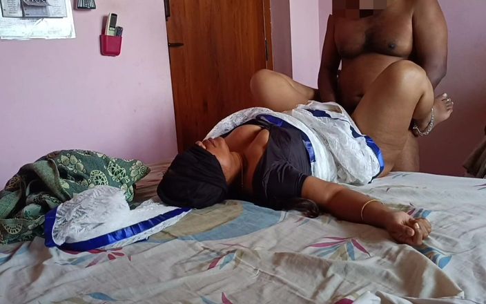 Black & white desicat: Индийская домохозяйка Visaakaa в Сари, часть 1, сиськи пососали, киску трахнули пальцами и отсосали