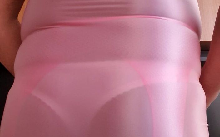 Sexy shinny clothes: Abito e lingerie rosa molto attillati e sexy