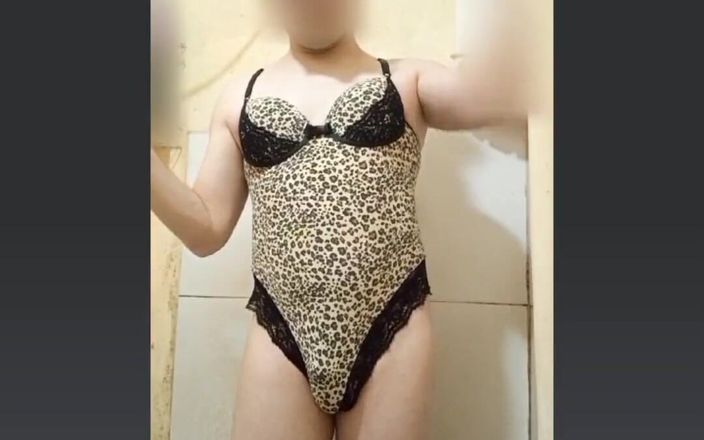Carol videos shorts: Sexy lingerie leopardo