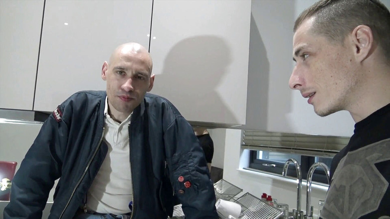 Gaybareback: Jess被皮肤上衣无套干