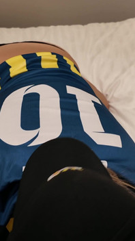 Eu fodi minha madrasta turca (fenerbahçe fan) antes do meu padrasto chegar em casa