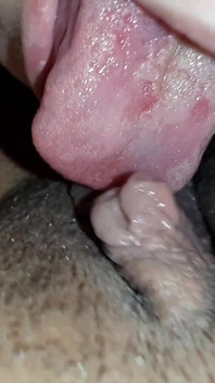 J’ai sucé sa chatte jusqu’à la dernière goutte