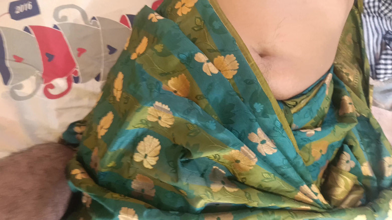 Apple baby: 인도 섹시녀 따먹기