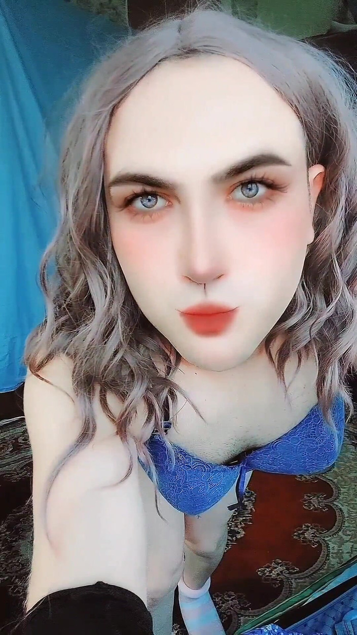 Kitty_Cross: Svarta underbyxor blå sexig klänning