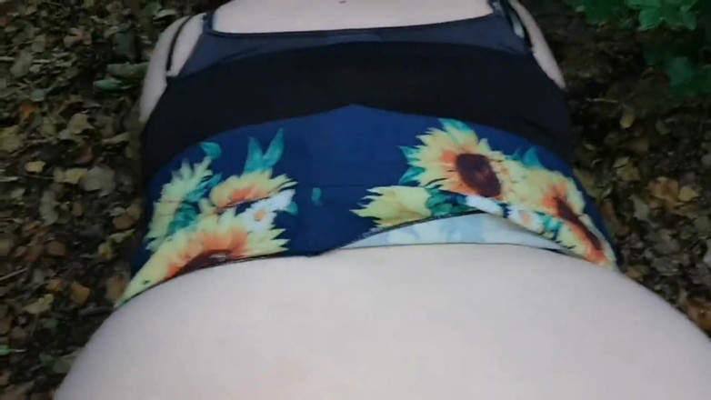 Real homemade BBW BBC porn: WildEnglishBBW BBC Nata4sex - Wiercenie mojej cipki na zewnątrz piesek wytryski