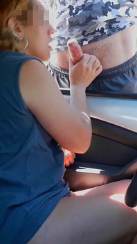 Park yerinde bir yabancıya oral seks yaparım