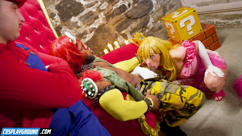 Cosplayground: Sky Pierce khi công chúa peach lấy con cu to đen...