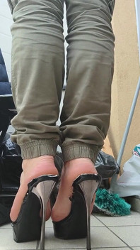クソセクシーなヒールと足