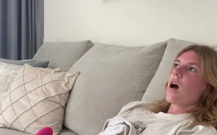 Lovemorgane: Beautiful Teen Masturbates with a Dildo Until Her Whole Body...