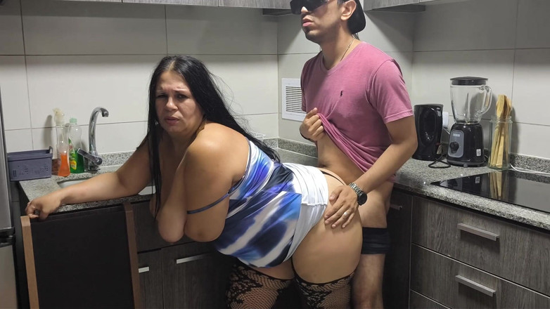 Riderqueen: Madrastra y gran polla - video para fans
