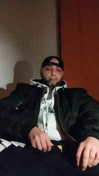Dirtyjunkbro Is Bored He's Looking for Buddies