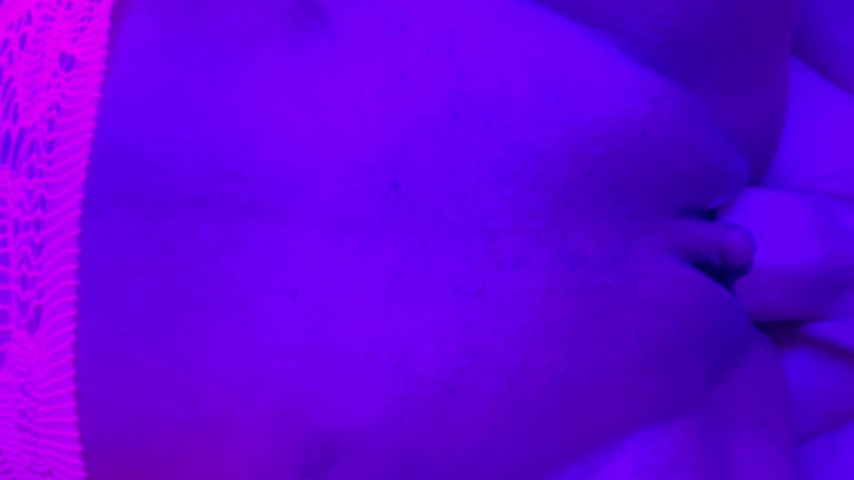 Mianins: POV Kouření V Neonovém Světle Od Latinskoamerické Pornohvězdy Mianins