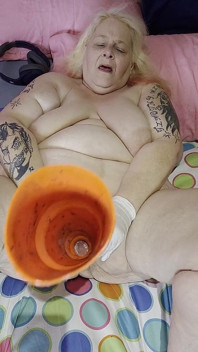 Ce face curva aia excitată?