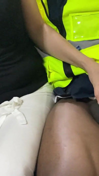 Mr Black Rock Aziatische milf smeekt om diep in keel neukpartij