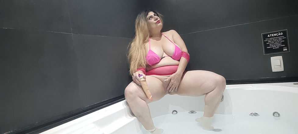 UtopianHumor507: Vivi Guedez - with Pussy and Anal in the Fur