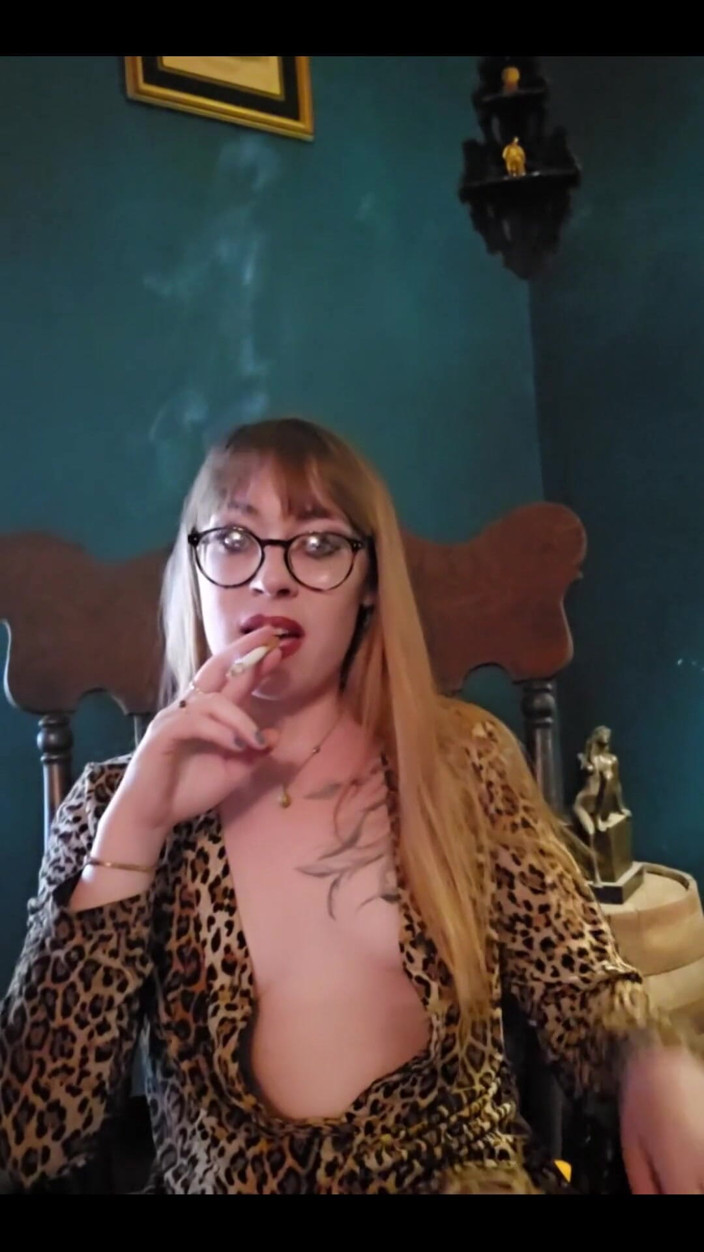 MistressThrope: Ah sihir Hari Bonggol. Nikmati Klip Fetish Ini