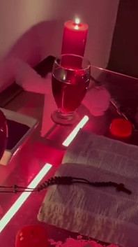 Roztomilý démon a submisivní jsou tvrdě ošukané v satanském rituálu - Halloween