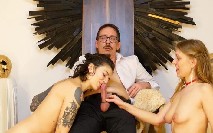 GermanPussyLove: Onze dubbele pijpbeurt voor het nieuwjaar met cumshot en vuurwerk!