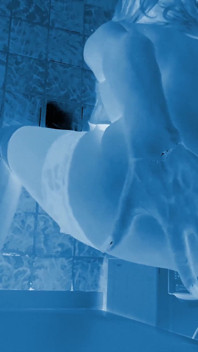 Sperma Dikuras 8. Tante seksi perancis menguras sperma di kamar mandi! Desain X-ray.