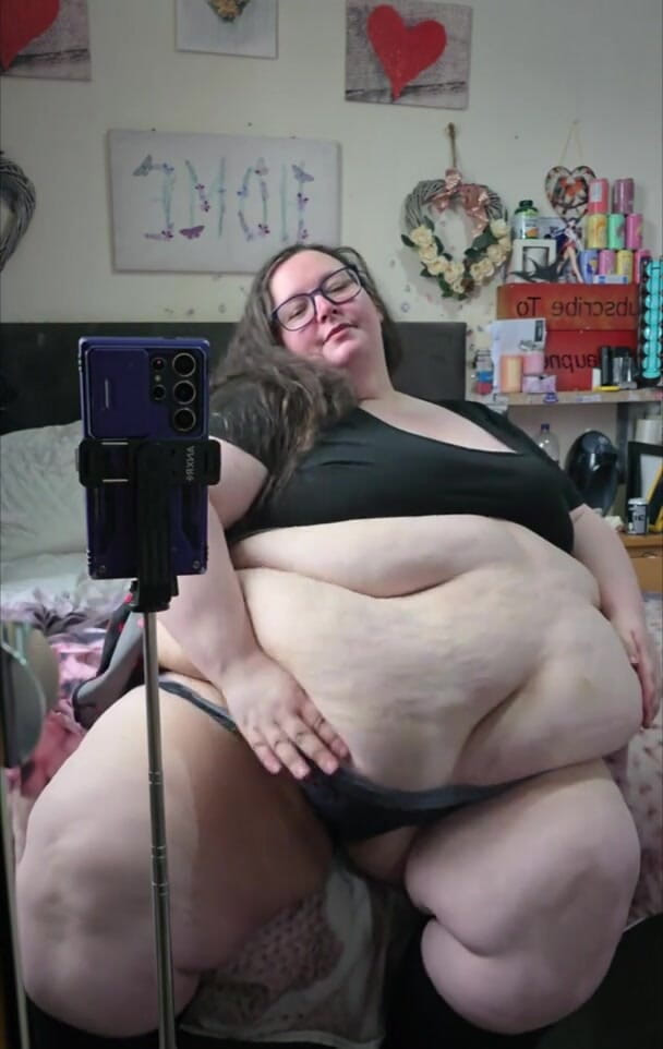 SSBBWLadyBrads: Awek montel super saiz montel perut dewi berbogel di bilik...