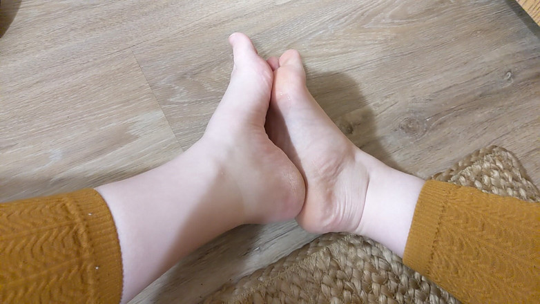 Sin Spice by Sophia Sinclair and Jasper Spice: Zvyk sníst sperma z mých nohou