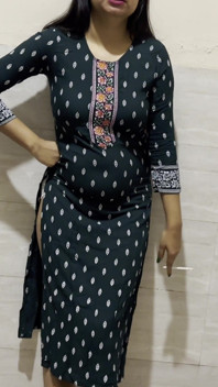 Un devar surpris par une bhabhi en train de fumer seule, une bhabhi indienne desi se fait défoncer le cul et la chatte tous les jours par son devar, audio en hindi