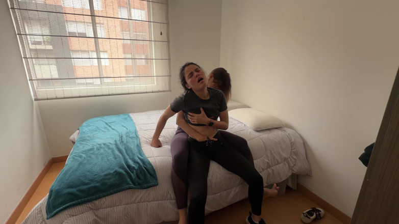 scarlettandc: 女性たちがセックスする