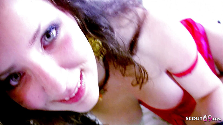 Full porn collection: Doğal memeli sevimli genç nathalie üvey babası tarafından sikiliyor