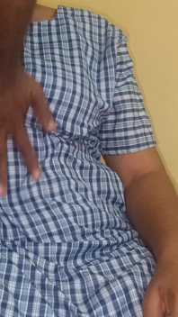 Fată cu uniformă școlară xxx