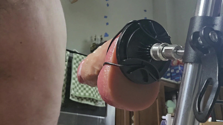 puppyrolls: 这个假阳具太大了，真的让我大开了