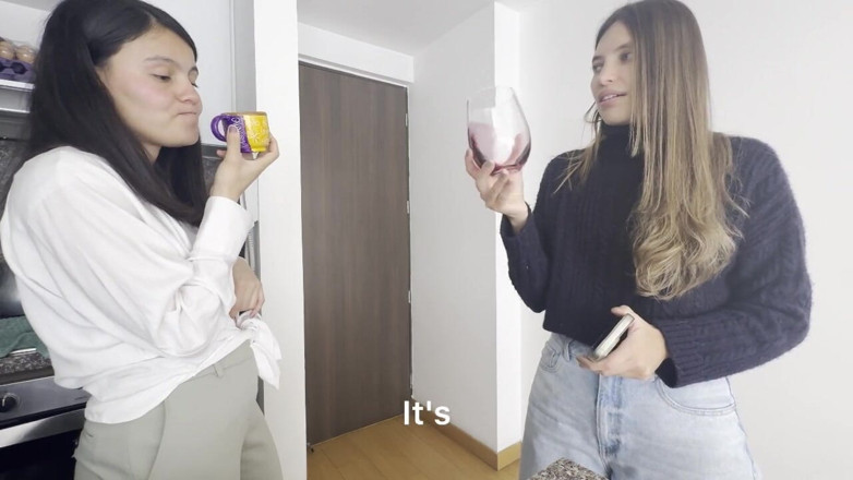 scarlettandc: Meine ex-freundin kommt zu mir nach hause, um sex zu...