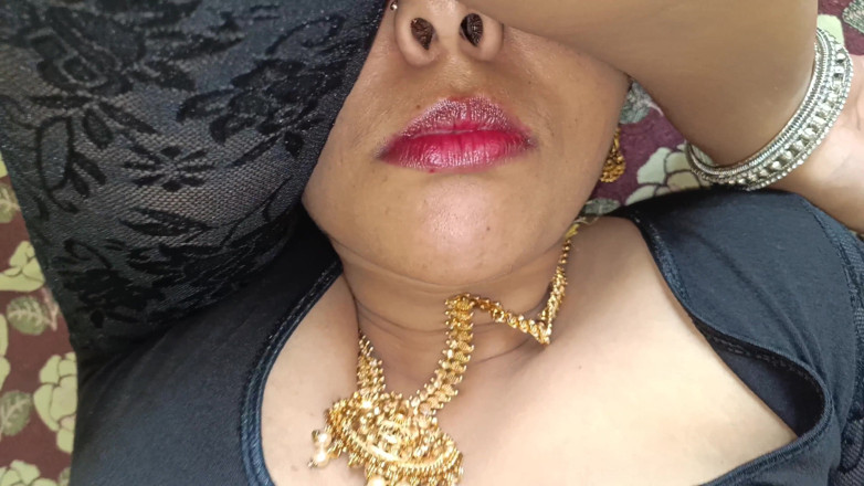 Palani69: Blue Saree casalinga jerry labbra carine rosse
