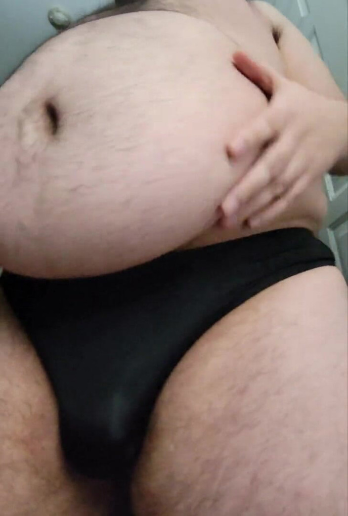 Chunky Belly Boy: Göbek sallıyor