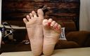 TLC 1992: Pomarszczone podeszwy długie paznokcie nago