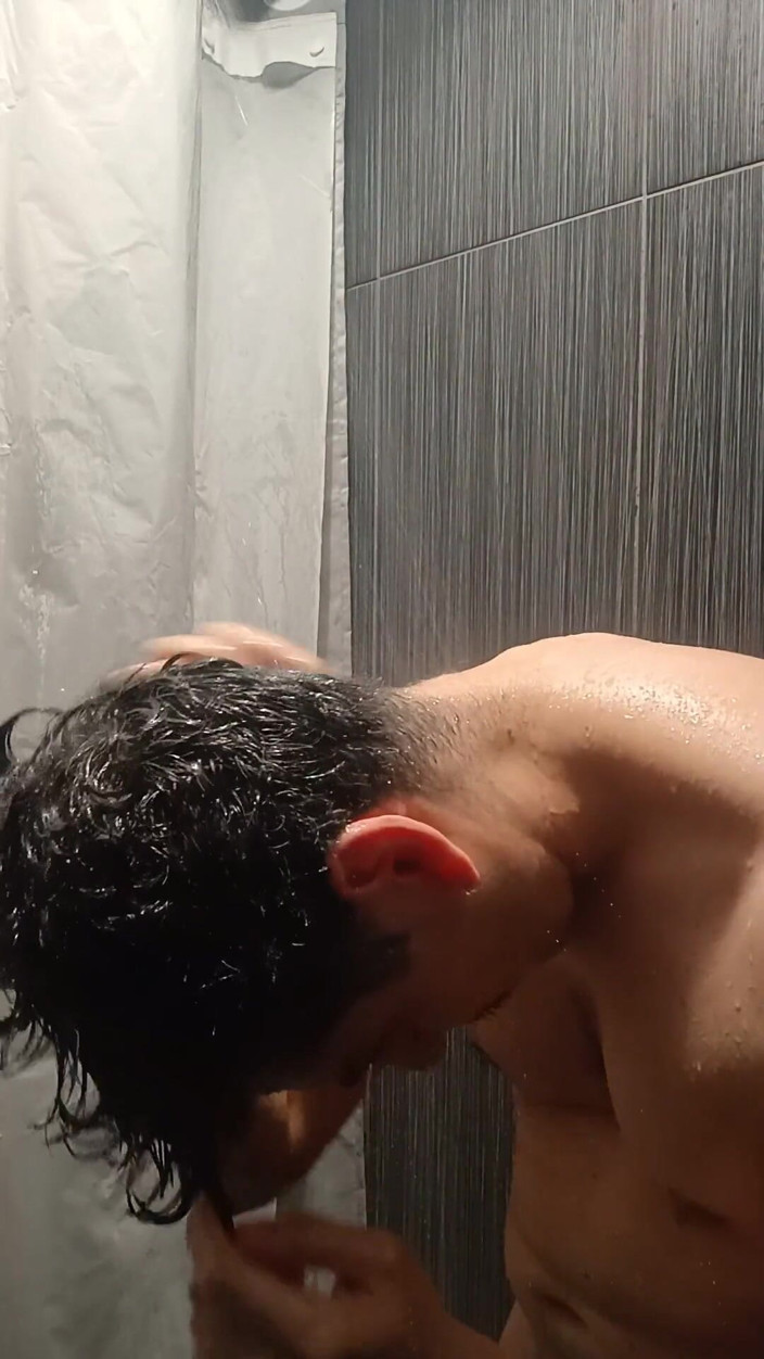 TabascoJake: 在健身房洗澡