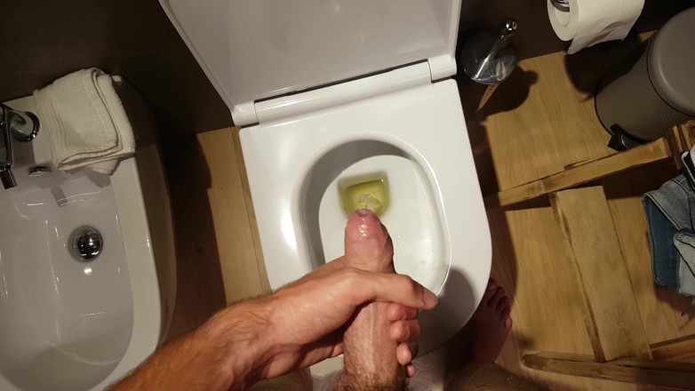 eighteentwink: I'm a Virgin, Horny Af and Craving a Cocksucker to...